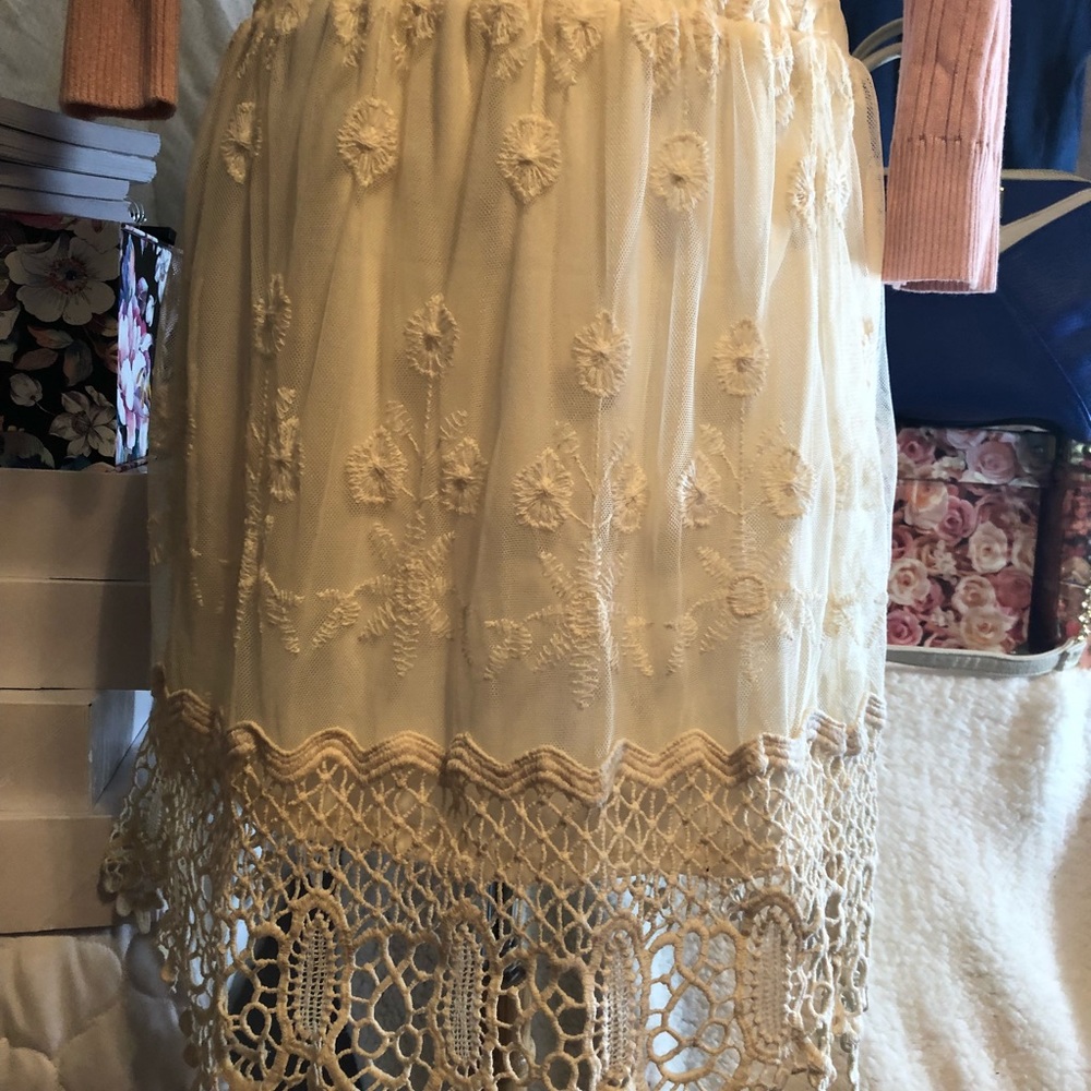HEARTSOUL LACE MINI  & 2 CROP TOPS - Picture 4 of 8